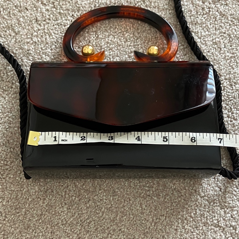 Chic Black and Tortoiseshell Clutch - Picture 8 of 10